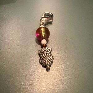 Silver Owl Charm with Beaded Accent zipper pull